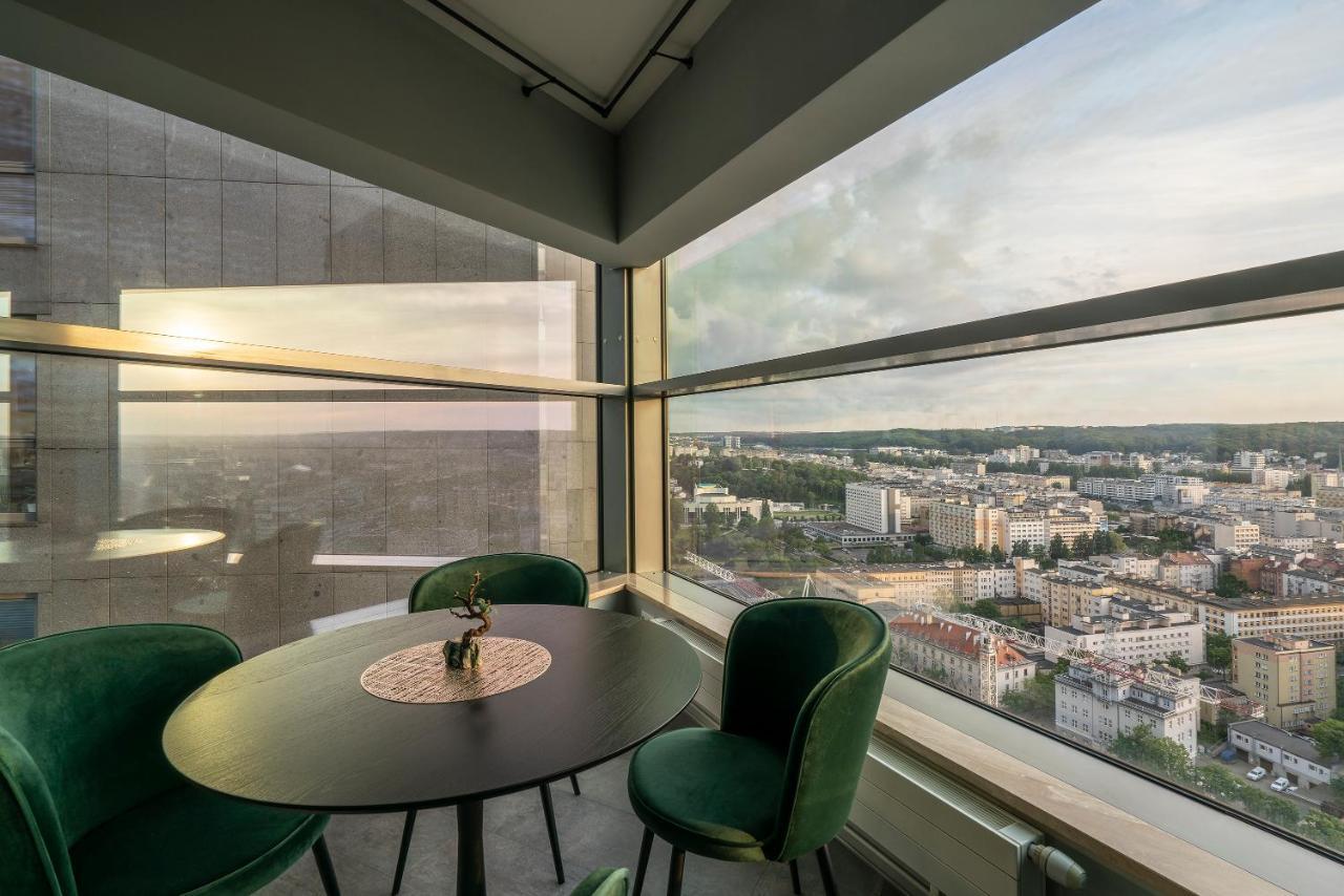 Sea Towers Panoramic Penthouse Apartment *
