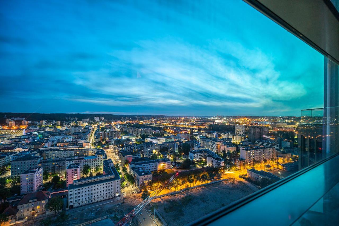 Sea Towers Panoramic Penthouse Apartment *